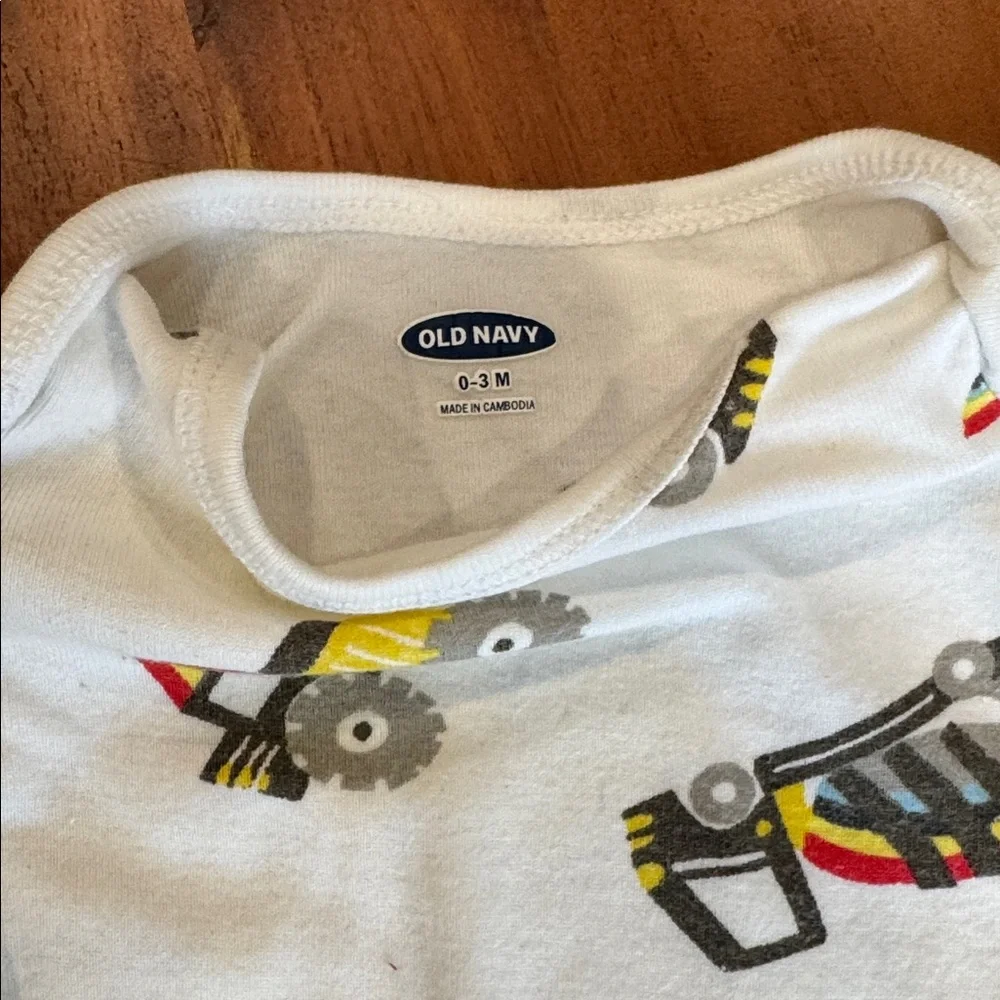 GAP Kids Bodysuits Set - Gray, Striped, Tan, and Construction Print‎